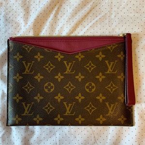 Louis Vuitton Pochette Pallas Monogram & Fusia
